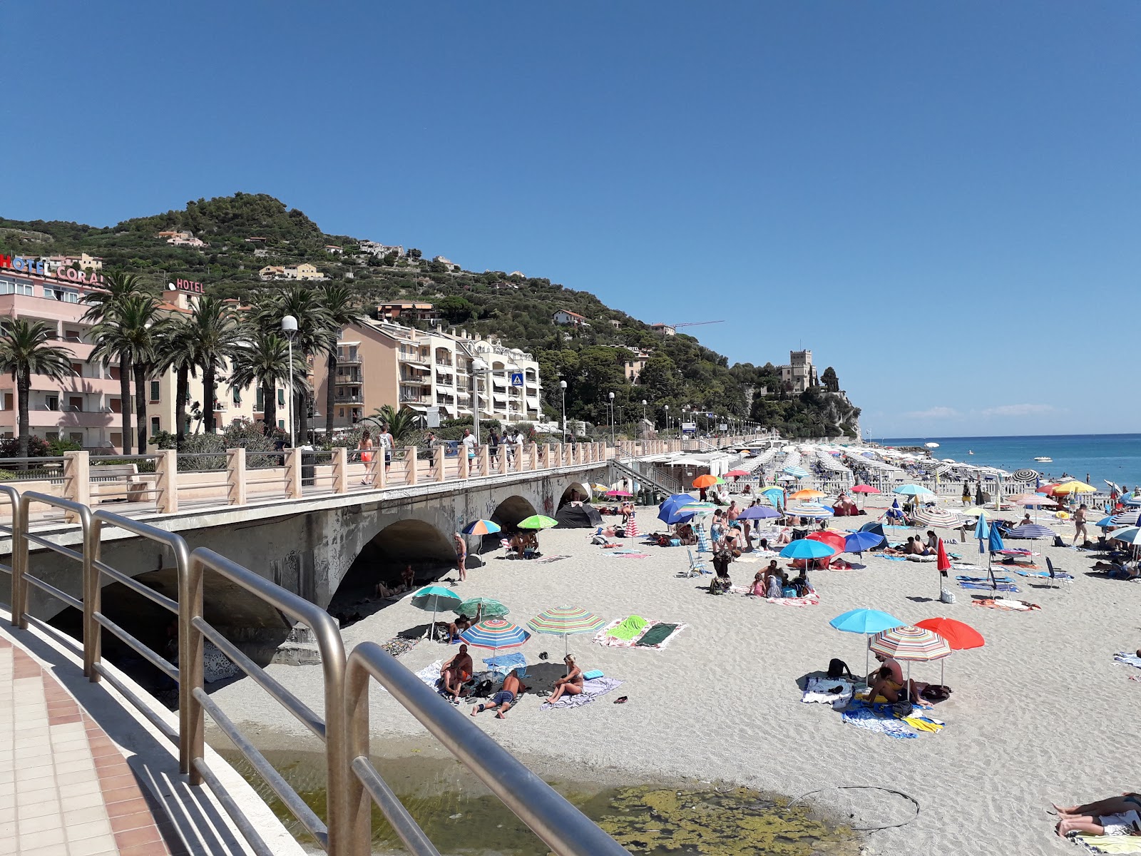 Photo de Bagni Finalpia Beach - recommandé pour les voyageurs en famille avec des enfants