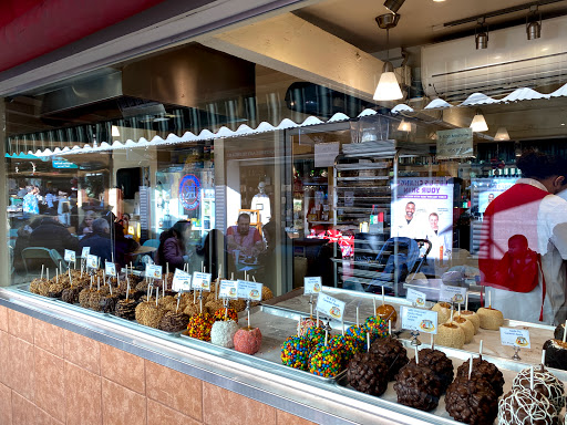 Shopping Mall «The Grove», reviews and photos, 189 The Grove Dr, Los Angeles, CA 90036, USA