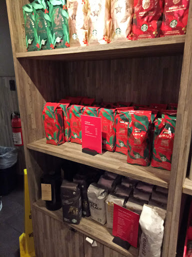 Coffee Shop «Starbucks», reviews and photos, 1068-1070 Chapel St, New Haven, CT 06510, USA