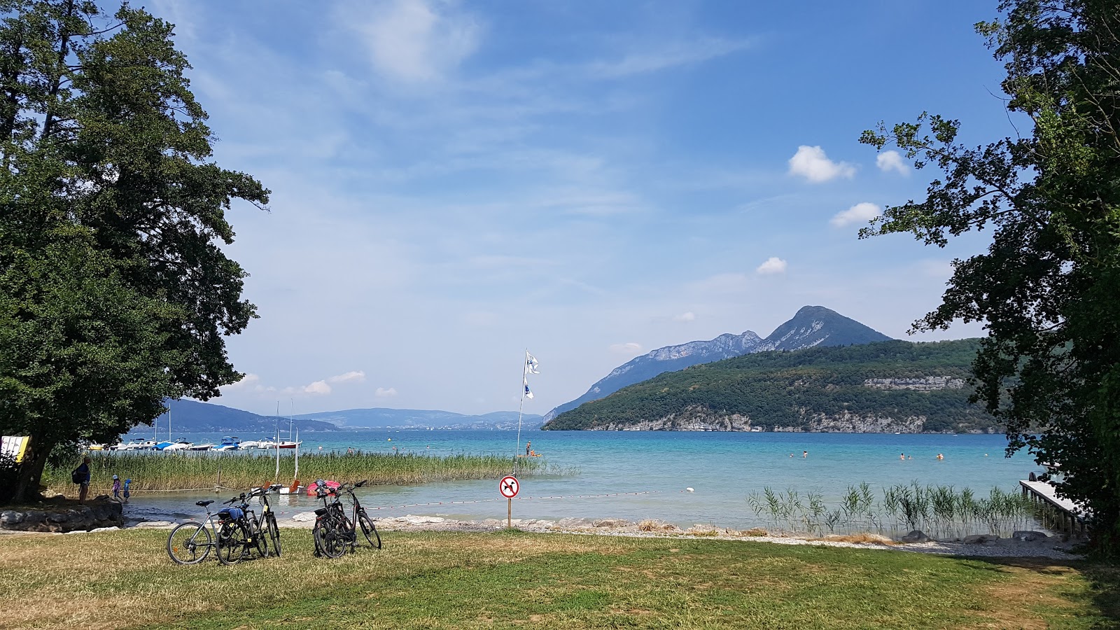 Zdjęcie Plage de port municipal z prosta linia brzegowa