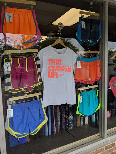 Used Clothing Store «Trending Threads LLC», reviews and photos, 711 E State St, Trenton, OH 45067, USA