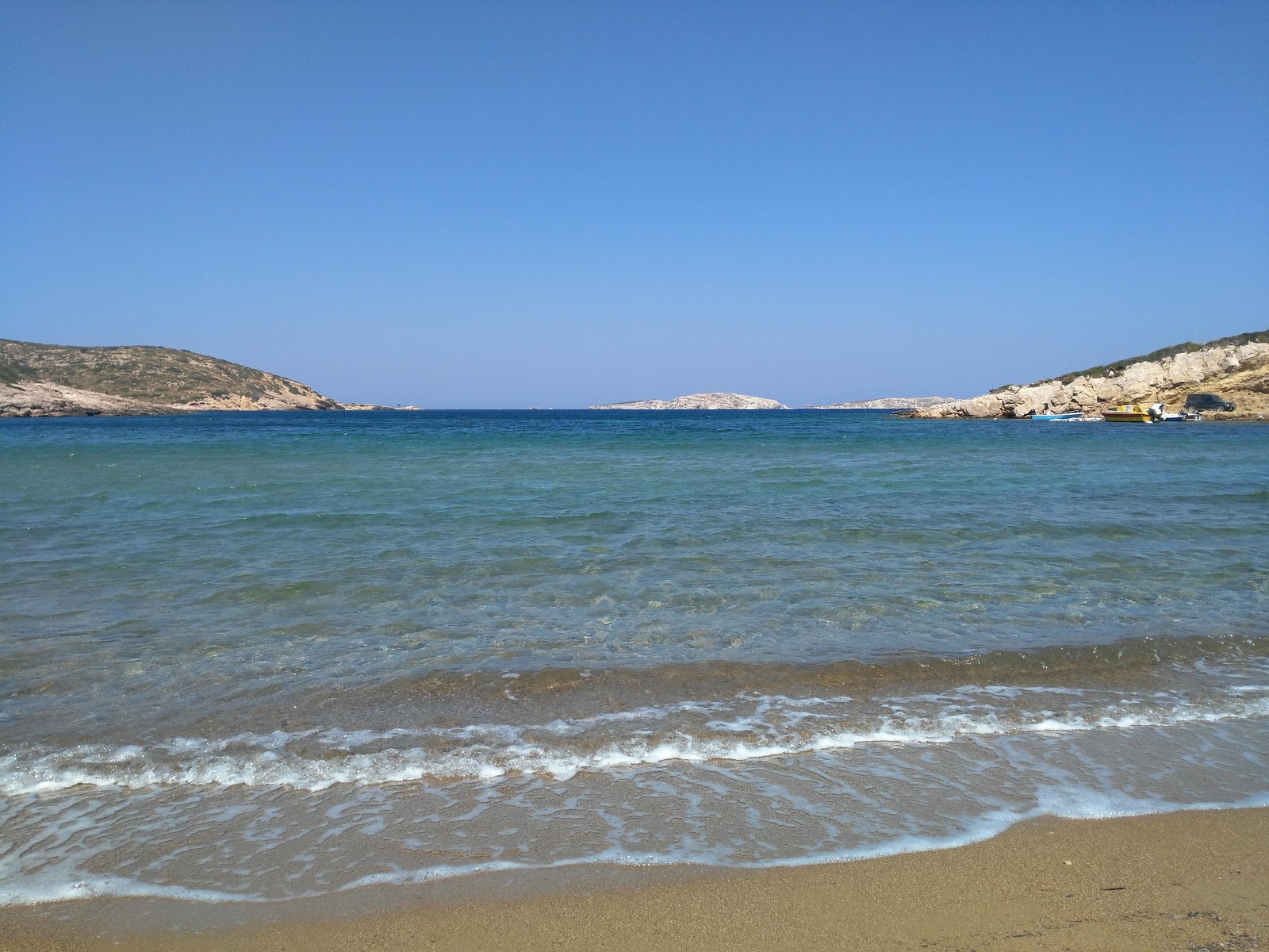 Foto de Tourkomnima beach área selvagem