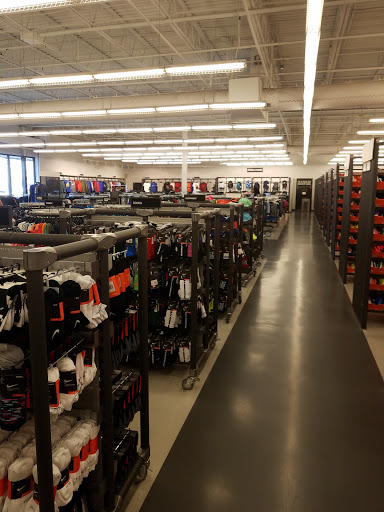 Clothing Store «Nike Clearance Store», reviews and photos, 4099 S Plaza Dr, Memphis, TN 38116, USA