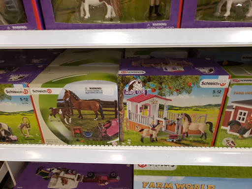 Animal Feed Store «Wilco Farm Store», reviews and photos, 2300 E Hancock St, Newberg, OR 97132, USA