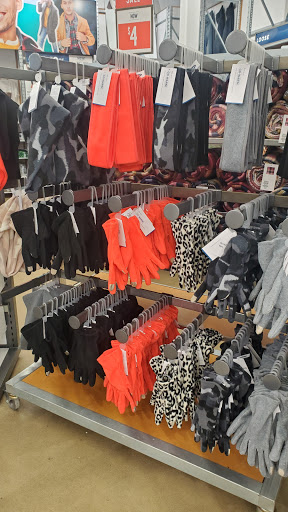 Shopping Mall «Queenstown Premium Outlets», reviews and photos, 441 Outlet Center Dr, Queenstown, MD 21658, USA