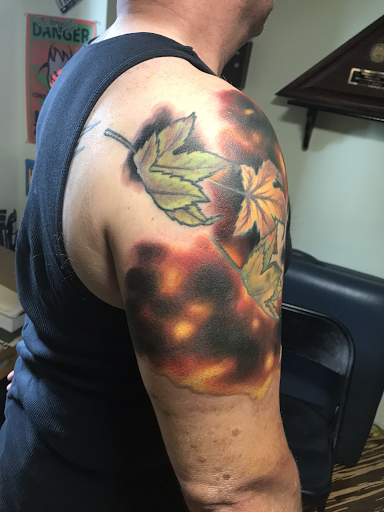 Tattoo Shop «BioGraphix Tattoo Studio», reviews and photos, 147 W Manlius St, East Syracuse, NY 13057, USA