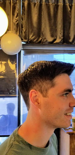 Barber Shop «Corner Barber Shop», reviews and photos, 2929 N Clark St, Chicago, IL 60657, USA