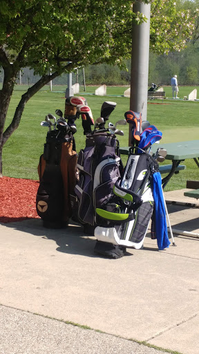 Golf Course «Valley Green Golf Course», reviews and photos, 314 Kingswood Dr, North Aurora, IL 60542, USA