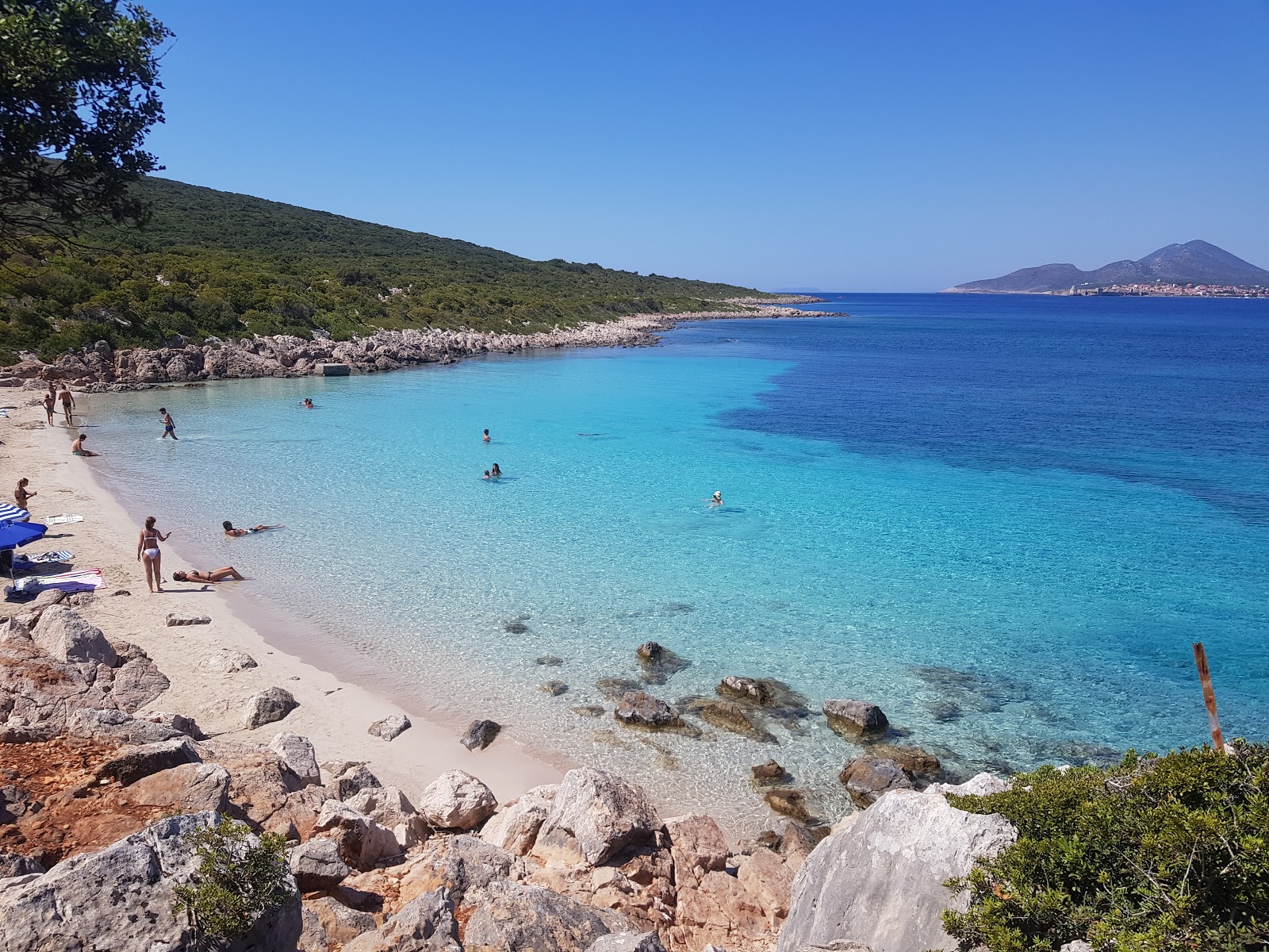 Zdjęcie Plaża Ammos z powierzchnią szary piasek