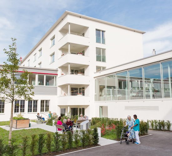 Rezensionen über Rosengarten Pflege und Betreuungszentrum in Uster - Pflegeheim