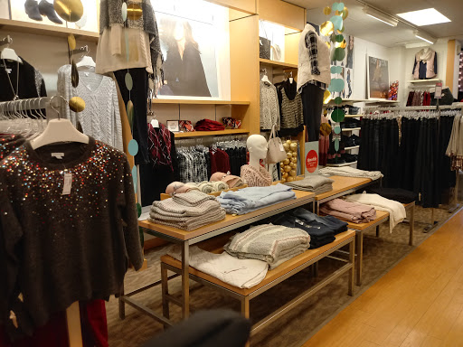 Shopping Mall «Bala Cynwyd Shopping Center», reviews and photos, 59 E City Ave, Bala Cynwyd, PA 19004, USA