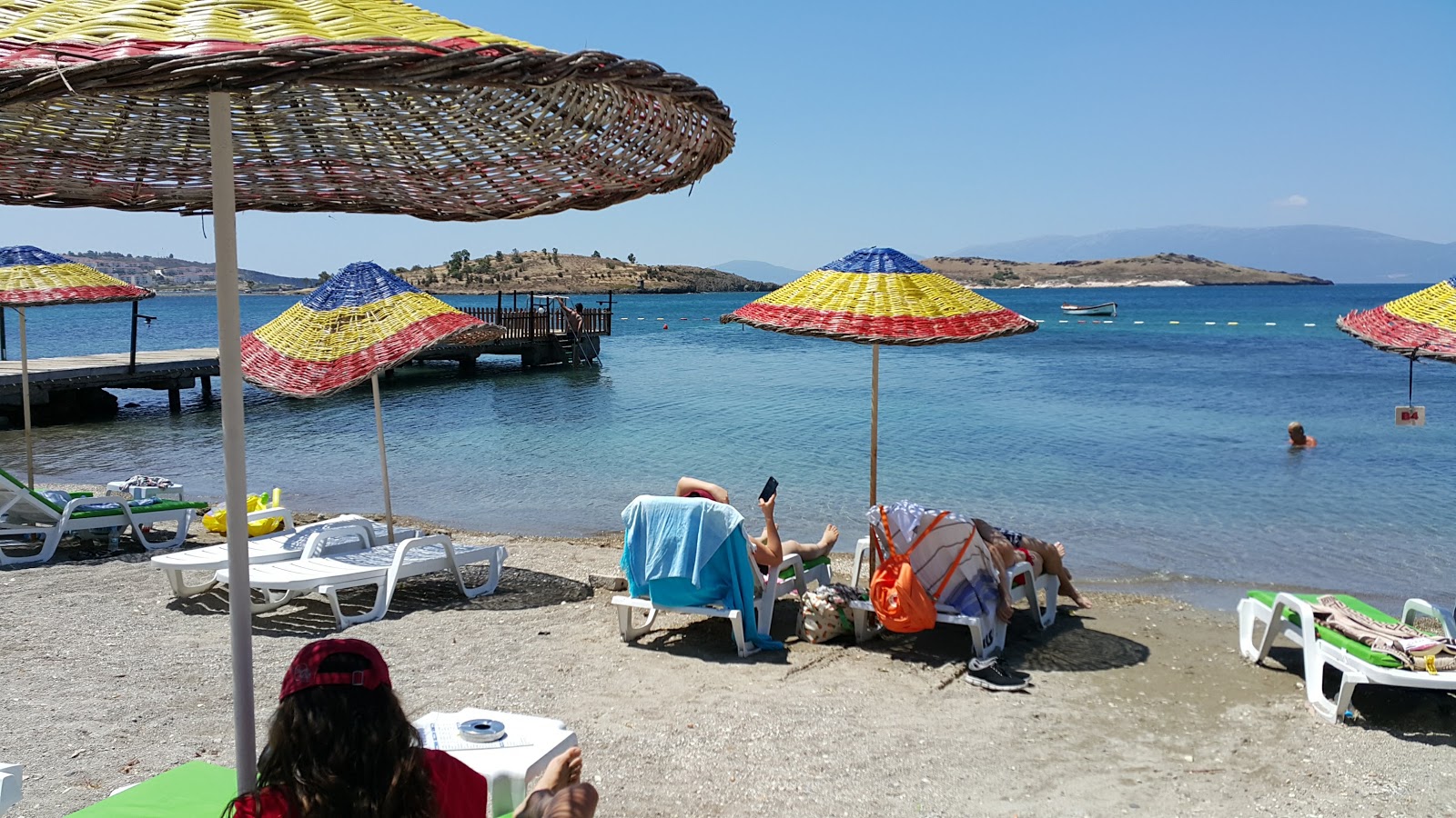 Foto von Mersinaki beach und die siedlung