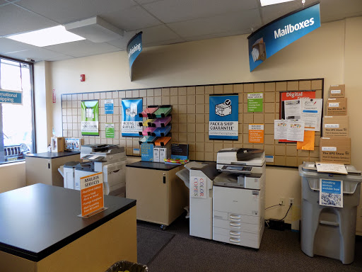Shipping Service «The UPS Store», reviews and photos, 5 Tenafly Rd, Englewood, NJ 07631, USA