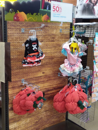 Pet Supply Store «Petco Animal Supplies», reviews and photos, 1963 S Hurstbourne Pkwy, Louisville, KY 40220, USA