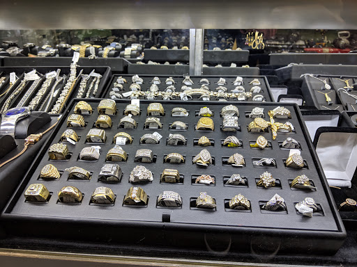 Pawn Shop «Royal Pawn Shop», reviews and photos, 428 S Clark St, Chicago, IL 60605, USA