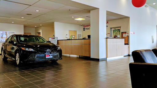 Toyota Dealer «DCH Toyota of Oxnard», reviews and photos, 1631 Auto Center Dr, Oxnard, CA 93036, USA