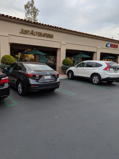 Shopping Mall «Bayside Shopping Center», reviews and photos, 1000 - 1090 Bayside Dr, Newport Beach, CA 92660, USA