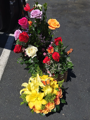 Florist «California & Florist», reviews and photos, 8329 Alondra Blvd, Paramount, CA 90723, USA