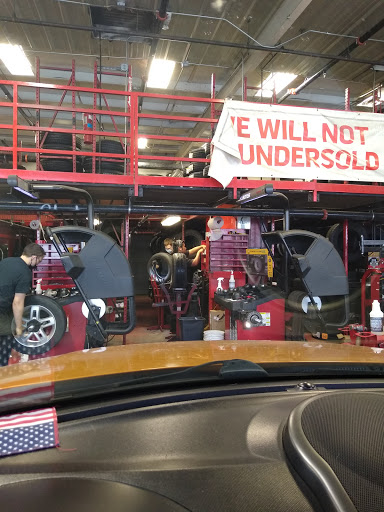 Tire Shop «Discount Tire Store - Leon Valley, TX», reviews and photos, 6221 Bandera Rd, Leon Valley, TX 78238, USA