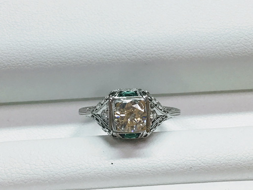 Jeweler «R & S Diamond Exchange and Jewelry Store Rocky Point, NY», reviews and photos, 285 NY-25A, Rocky Point, NY 11778, USA