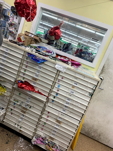 Dollar Store «Dollar Tree», reviews and photos, 21450 Jamaica Ave, Queens Village, NY 11428, USA