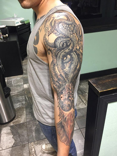 Tattoo Shop «Sacred Tattoo», reviews and photos, 472 7th St, Oakland, CA 94607, USA