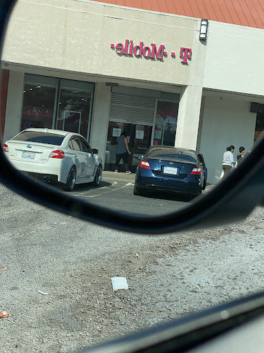 T-Mobile, 1701 Willow Pass Rd, Concord, CA 94520, USA, 