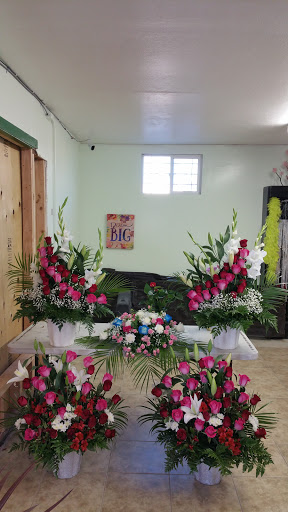 Magdas Flowers image
