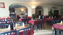 Atmosphère du Restaurant de type buffet Au P'tit Midi à Rives-d'Autise - n°8