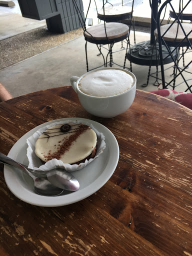 Pastry Shop «Au Peche Mignon», reviews and photos, 1415 Timberlane Rd, Tallahassee, FL 32312, USA