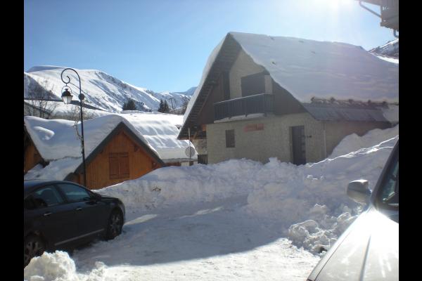 Le Schuss 2000: Appartement au pied des pistes, station de ski Saint Sorlin d'Arves, domaine Les Sybelles en Savoie à Saint-Sorlin-d'Arves