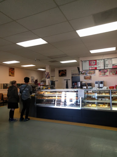 Donut Shop «Fluffy Donuts & Sandwich Shop», reviews and photos, 757 Russell Blvd # 2, Davis, CA 95616, USA