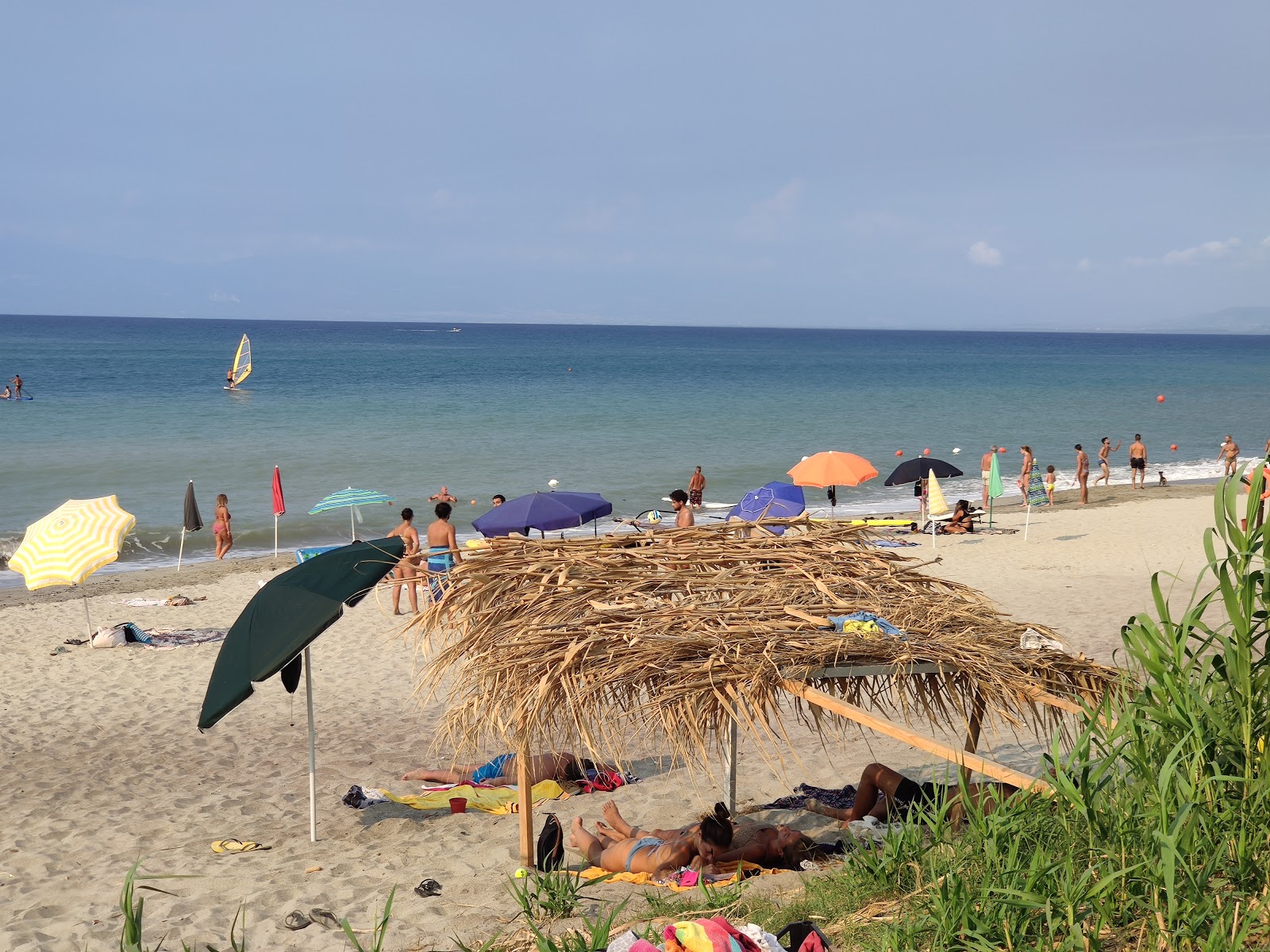 Foto di Spiaggia Buccarelli e l'insediamento