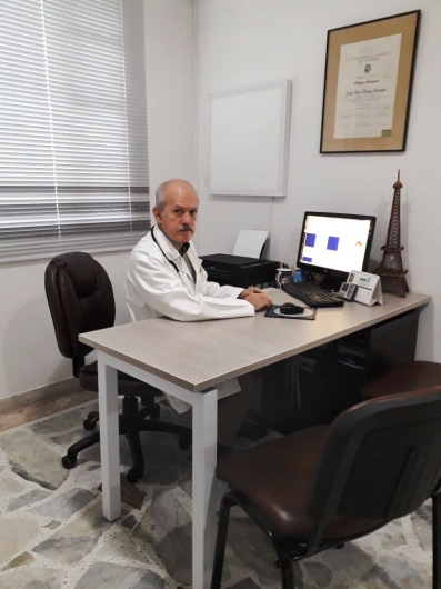 Dr. Jose Felix Anaya Carvajal, Neumólogo