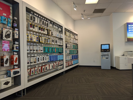 Cell Phone Store «T-Mobile», reviews and photos, 1400 S Loop 288 Suite 128, Denton, TX 76205, USA
