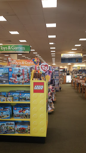 Book Store «Barnes & Noble», reviews and photos, 451 E Altamonte Dr, Altamonte Springs, FL 32701, USA
