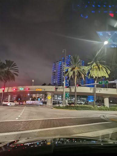 Shopping Mall «Fifth and Alton», reviews and photos, 1100 6th St, Miami Beach, FL 33139, USA