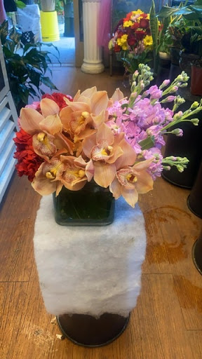 Florist «Flowers By Lili», reviews and photos, 1 Grand Ave, Englewood, NJ 07631, USA