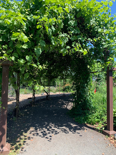 Resort «Oregon Garden», reviews and photos, 879 W Main St, Silverton, OR 97381, USA