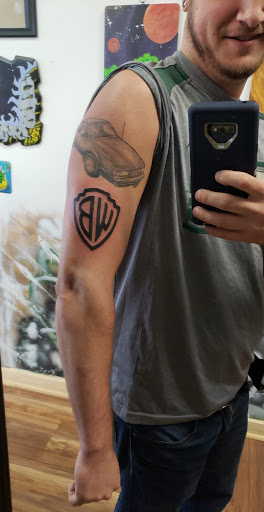 Tattoo Shop «Gallery Fine Art & Tattoo Studio», reviews and photos, 2515 E Jolly Rd # 2, Lansing, MI 48910, USA