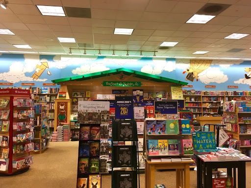 Book Store «Barnes & Noble Booksellers Encinitas», reviews and photos, 1040 N El Camino Real # 104, Encinitas, CA 92024, USA