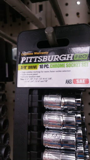 Hardware Store «Harbor Freight Tools», reviews and photos, 3660 E Foothill Blvd, Pasadena, CA 91107, USA