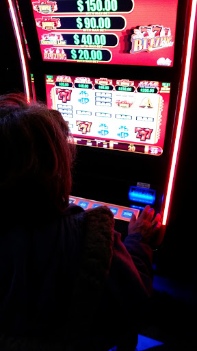 Bowling Alley «Poplar Creek Bowl», reviews and photos, 2354 W Higgins Rd, Hoffman Estates, IL 60169, USA