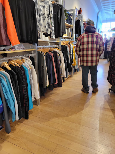 Outdoor Sports Store «Clear Water Outdoor - Lake Geneva», reviews and photos, 744 W Main St, Lake Geneva, WI 53147, USA