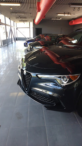 Used Car Dealer «Ron Tonkin Dealerships Used Cars», reviews and photos, 9008 SW Canyon Rd, Portland, OR 97225, USA