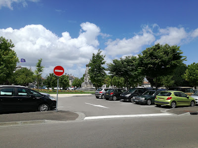 Parking place Charles de Gaulle à Cognac