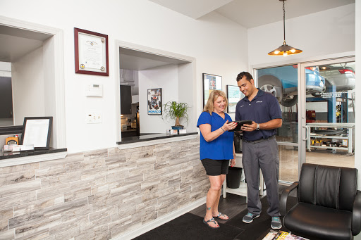 Auto Repair Shop «Auto Lab», reviews and photos, 400 S Milwaukee Ave, Libertyville, IL 60048, USA