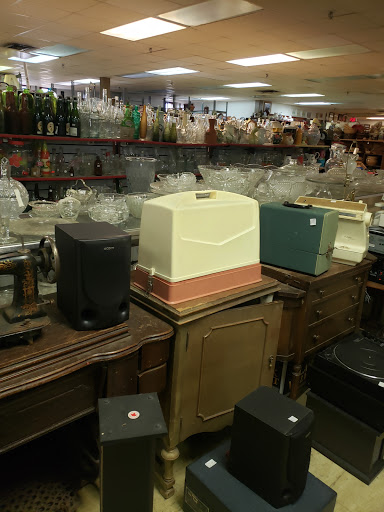 Thrift Store «H2O Help & Hope To Others», reviews and photos, 451 SE Maple St, Dallas, OR 97338, USA