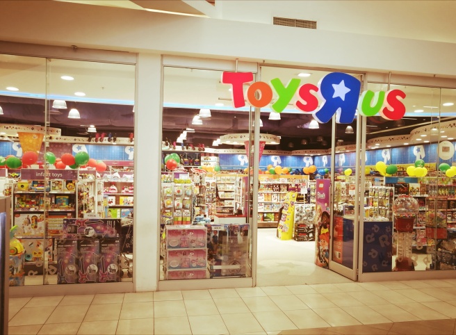 Toys R Us South Coast Mall