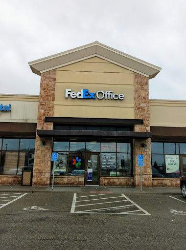 Print Shop «FedEx Office Print & Ship Center», reviews and photos, 17744 Kenwood Trail, Lakeville, MN 55044, USA
